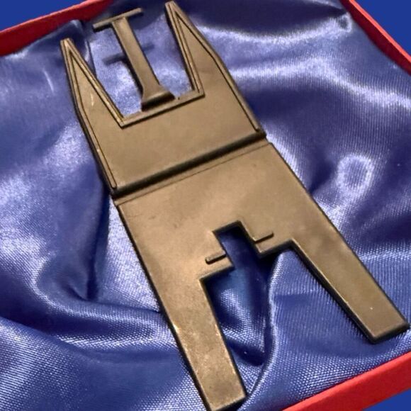 Commemorative Plate 450th anniversary of Pha That Luang in Vientiane Loas 4” - Picture 4 of 5